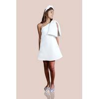 KIZ ÇOCUK BEYAZ TEK OMUZ PULLU FİYOK DETAYLI SATEN ABİYE ELBİSE