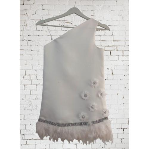 KIZ ÇOCUK BEYAZ TEK OMUZ TAŞ ÇİÇEK DETAYLI ELBİSE